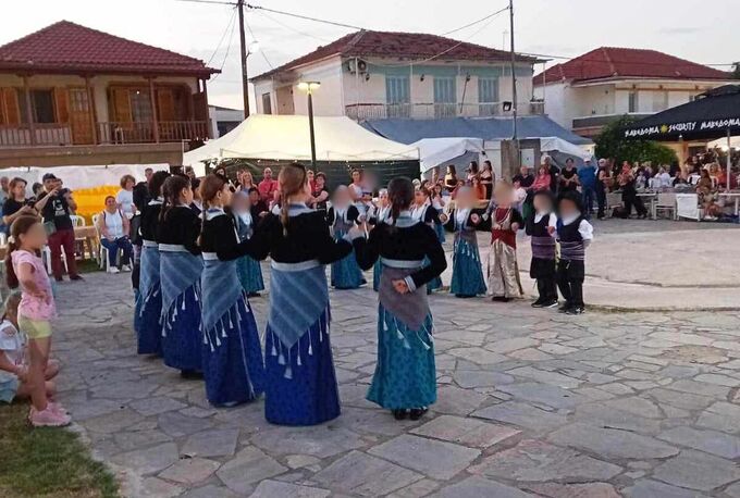 Εντυπωσίασαν οι Λαογραφικοί Σύλλογοι της Νάουσας στην 10η Εμποροπανήγυρη Κοπανού